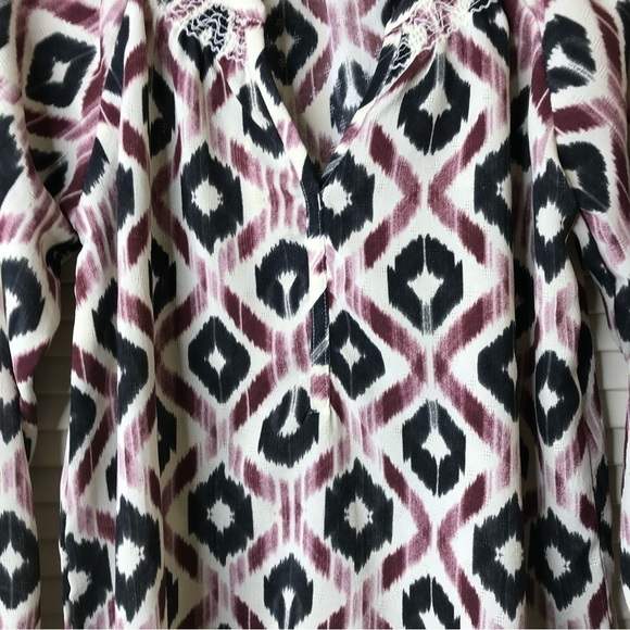 Wonderly Womens Size XS‎ Split Neck Geometric Print Top Tonal Pullover Smocking - Picture 5 of 8